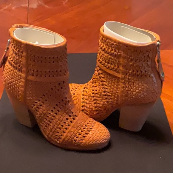❤️🔥HOST PICK 🥳 NIB RAG & BONE CLASSIC NEWBURY ANKLE BOOT WOVEN IN NATURAL - Picture 9 of 14